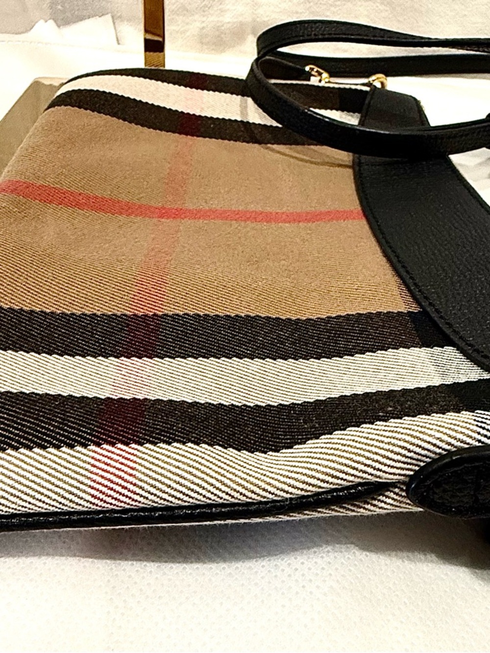 Burberry Peyton House Check Crossbody Bag - Picture 10 of 11